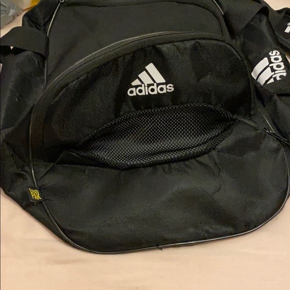 Adidas Black Overnight Sports Gym Duffel Bag - Picture 2 of 6